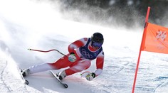 Švajčiar Franjo von Allmen zažíva olympiádu snov. V super-G získal už tretiu zlatú medailu