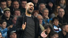 Man City nedokázal streliť gól druholigistovi. Guardiola: Môže za to lopta!