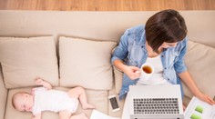 Máme jednu z najdlhších rodičovských dovoleniek. Skrátením zlepšíme postavenie žien, radia odborníci