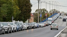 Slovensko má za sebou prvý deň testovania. Ako veľký omyl sa ukázali drive in odberné miesta