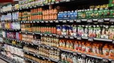 Z obchodov sťahujú populárnu výživu pre dojčatá. Hygienici varujú rodičov