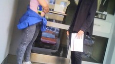 Dvojzmyselné správy. Viacerým maloletým chlapcom zo školy v Bratislave mal učiteľ dávať sexuálne návrhy