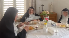 Rebelujúce mníšky ušli z domova dôchodcov a obsadili bývalý kláštor. Výzvy cirkvi na jeho opustenie odmietajú