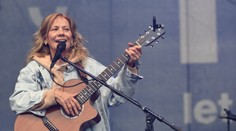 Po náročnom zákroku a dlhej liečbe sa vracia na pódiá. Lenka Filipová bude opäť koncertovať