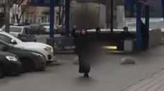 Horor v Moskve. Žena sa prechádzala s hlavou dieťaťa v ruke