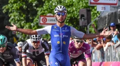 Jungels si udržal ružové tričko aj po piatej etape, v ktorej triumfoval Gaviria