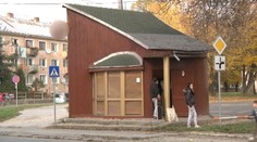 Novinový stánok alebo kvetinárstvo? Nie! Toto je miniatúrna krčma v Michalovciach