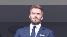 Väčšina ich kritizuje, Beckham je z nich nadšený. Anglickej legende zarábajú hydratačné pauzy šialené milióny