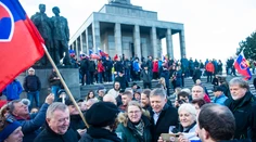 Smer-SD prilákal na protest na Slavíne stovky ľudí