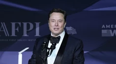 Musk sa zapojil do predvolebnej kampane v Nemecku. Podporuje krajnú pravicu