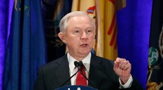 Sessions nebude dohliadať na vyšetrovanie súvisiace s Trumpovou kampaňou