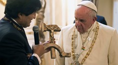 Pápež František dostal kuriózny darček. Mohol sa uraziť