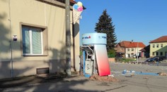 Výbuch vystrašil obyvateľov obce Oslany, zlodeji odpálili bankomat