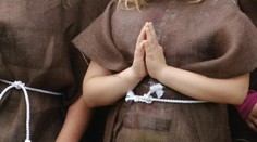 Detský tábor, o akom ste ešte nepočuli. Z detí sa stávajú mnísi