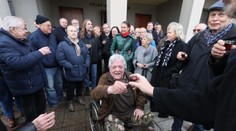 Premyslený prvoaprílový žart. Český spisovateľ Jaroslav Čejka sa ukázal na vlastnom pohrebe