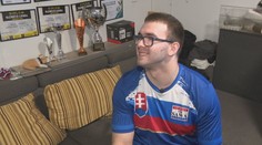 Odsúdený na vozík, no nie na prehru: Šimon napriek mozgovej obrne píše príbeh odvahy a víťazstiev