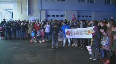 Dojímavé video z Prešova: Takto sa prišli ľudia poďakovať hasičom, ktorí zasahovali v bytovke