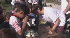 Vedci zavítali do rómskych osád: Navnadili ich učiť sa fyziku či biológiu