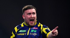 VIDEO: Hviezdny šípkar sa po triumfe vyzúril na fanúšikoch: Vy platíte za moju odmenu, ďakujem!