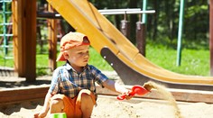 Mamičky pozor, v pieskovisku môže dieťa vážne ochorieť