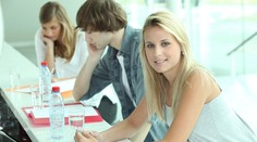 Väčšina mladých Európanov sa cíti byť na okraji spoločnosti