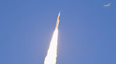 VIDEO: Štart k Mesiacu sa podaril. Astronauti sa vydali na veľkolepé dobrodružstvo, ktoré sleduje celý svet