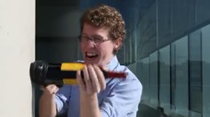 Ako otvoriť fľašu vína bez vývrtky?