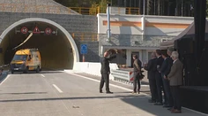 VIDEO: Na otvorenie novej D1 priletel nečakaný hosť. Ministrovi priniesol nožnice