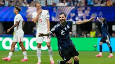 Utrpenie Anglicka pokračuje, najbolestivejšiu ranu v histórii zapríčinil jediný muž. Messiho velebia