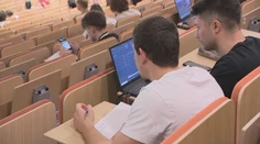 Začnú študovať na vysokej škole, no nedokončia ani prvý ročník. Z univerzít odchádza každý piaty prvák