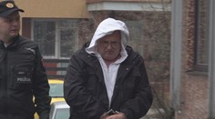 Po diaľnici sa rútil šialenou rýchlosťou a nafúkal takmer 2,5 promile. Cestného piráta priviedli na súd v putách