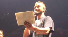 Justin Timberlake prerušil koncert v Detroite: Pred tisíckami ľudí oznámil správu o tehotenstve