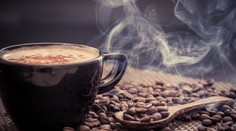 Káva s mliekom a oriešky na raňajky? Dr. Bukovský tvrdí, že telu neškodia