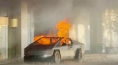 Budíček pre Američanov. Vojak, ktorý nechal vybuchnúť Cybertruck, zanechal odkaz