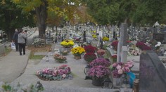 Trhoviská praskajú vo švíkoch. Koľko zaplatia Slováci za Dušičky?