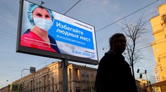 Moskva hlási prudký nárast infikovaných novým koronavírusom, spôsobili ho zrejme nové varianty