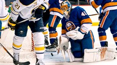 VIDEO: Chárov Boston jasne zdolal Ottawu, Halák v bránke Islanders tiež víťazne