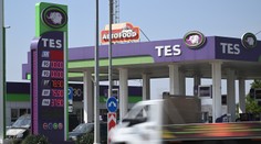 Ceny benzínu trhajú rekordy, niekde je iba na prídel. Rusko sa po vlne ukrajinských útokov zmieta v palivovej kríze