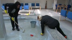 Zamestnanci Jaguaru v Nitre vymenili prácu za pomoc mestu. Uvítali ich na týchto miestach