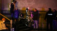 Študenti, ktorí prežili besnenie zabijaka na univerzite v Prahe, môžu mať traumu do konca života