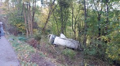 V Lúčkach havarovala dodávka s 27 osobami, hlásia aj ťažko zranených. Vodič z miesta ušiel