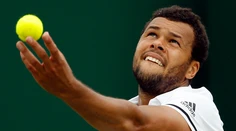 Mužskí favoriti si na Wimbledone zahrajú 2. kolo