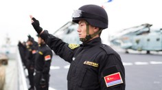 Čína môže použiť taktiku ako Rusko, cvičenia môžu maskovať prípravy na inváziu. Kapacity už nato má, varujú experti