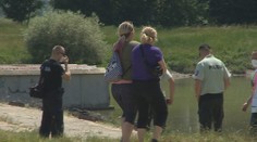 Rodičia prišli vo Váhu o jedno z troch detí. Verzií, čo sa vlastne stalo, je viacero