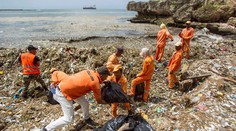 Oceán vyplavil v Dominikánskej republike 100 ton odpadu