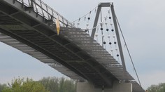 Jeden cyklomost a dvojaké pravidlá. Na rakúskej strane vyzerá inak ako u nás