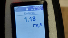 Vodič jazdil po diaľnici pri Trenčíne takmer 200-kilometrovou rýchlosťou. Nafúkal skoro 2,5 promile