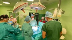 Lekári z Košíc si pripísali slovenské prvenstvo. Duálna transplantácia vrátila mladú ženu do života