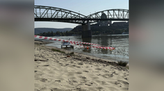 FOTO: Nebezpečný nález na juhu Slovenska. Bomba z II. sv. vojny ležala len kúsok od frekventovaného mosta