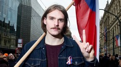 Česká polícia sa zaoberá mladým politikom. Objavili sa oplzlé správy, ktoré mal písať 13-ročným dievčatám